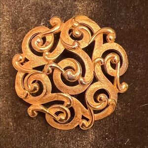 Vintage signed Trifari Gold Tone Filagree Swirl Brooch